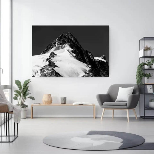 Majestätisches Großglockner Wandbild: Dein alpiner Blickfang in Schwarz-Weiß! - posterfolio.de
