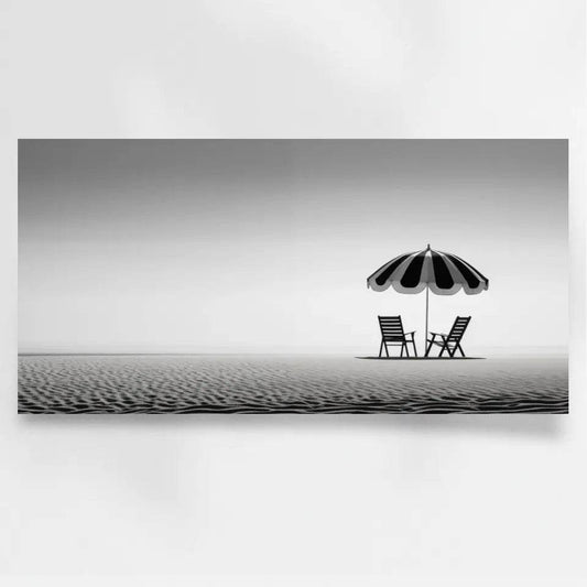 Panorama Wandbild: Einsame Strandszene in Stilvoller Schwarz-Weiß-Optik - posterfolio.de