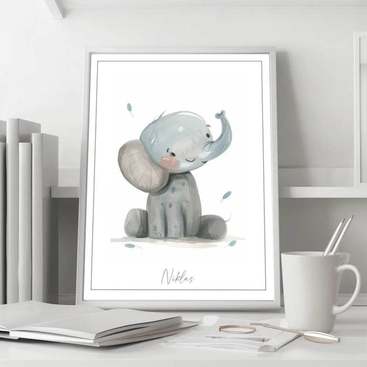 Liebenswertes Elefantenbaby: Dein personalisiertes Poster für pure Freude! - posterfolio.de