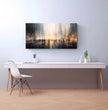 Surreales Panoramabild: Stadtlandschaft mit Silhouettenfiguren - posterfolio.de