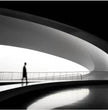 Futuristisches Architekturpanorama - Gestalte deinen Raum neu mit unseren Panoramabildern! - posterfolio.de