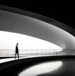 Futuristisches Architekturpanorama - Gestalte deinen Raum neu mit unseren Panoramabildern! - posterfolio.de