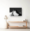 Majestätisches Großglockner Wandbild: Dein alpiner Blickfang in Schwarz-Weiß! - posterfolio.de