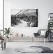 Bretagne Wandbild: Zeitlose Strandlandschaft in Schwarz-Weiß - posterfolio.de