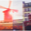 Moulin Rouge Paris Wandbild: Künstlerische Szene für dein Zuhause - posterfolio.de