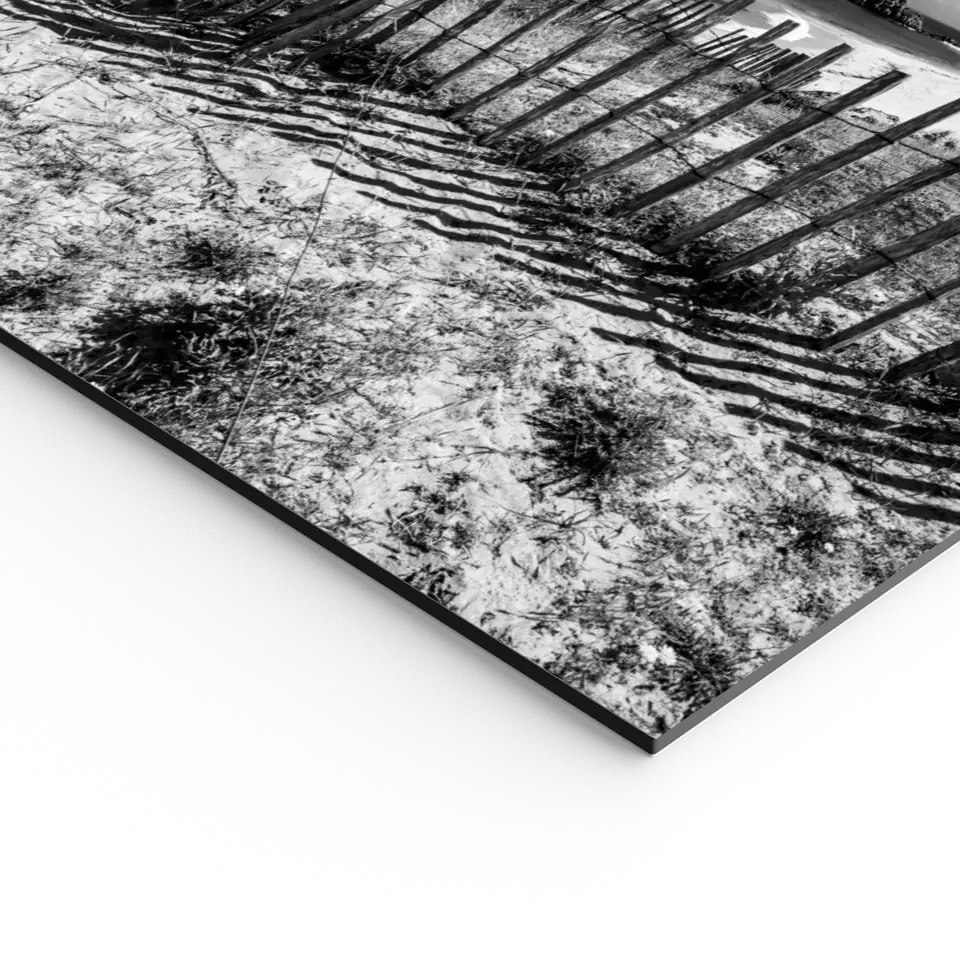 Zaun am Strand Wandbild: Stille der Bretagne in Schwarz-Weiß