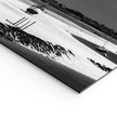 Trocken gefallenes Segelboot Wandbild: Bretagne in stimmungsvoller Stille - posterfolio.de