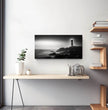 Panorama Wandbild: Zeitloser Leuchtturm an einem ruhigen Meer - posterfolio.de