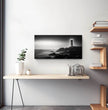 Panorama Wandbild: Zeitloser Leuchtturm an einem ruhigen Meer - posterfolio.de