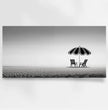 Panorama Wandbild: Einsame Strandszene in Stilvoller Schwarz-Weiß-Optik - posterfolio.de