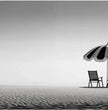 Panorama Wandbild: Einsame Strandszene in Stilvoller Schwarz-Weiß-Optik - posterfolio.de