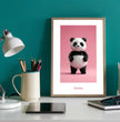 Fröhlicher Panda: Dein personalisiertes Poster für strahlende Kinderzimmer!