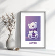 Fröhlicher Eisbär: Dein personalisiertes Poster für winterliche Gemütlichkeit! - posterfolio.de