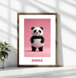 Fröhlicher Panda: Dein personalisiertes Poster für strahlende Kinderzimmer! - posterfolio.de