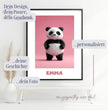Fröhlicher Panda: Dein personalisiertes Poster für strahlende Kinderzimmer! - posterfolio.de