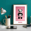 Fröhlicher Panda: Dein personalisiertes Poster für strahlende Kinderzimmer! - posterfolio.de